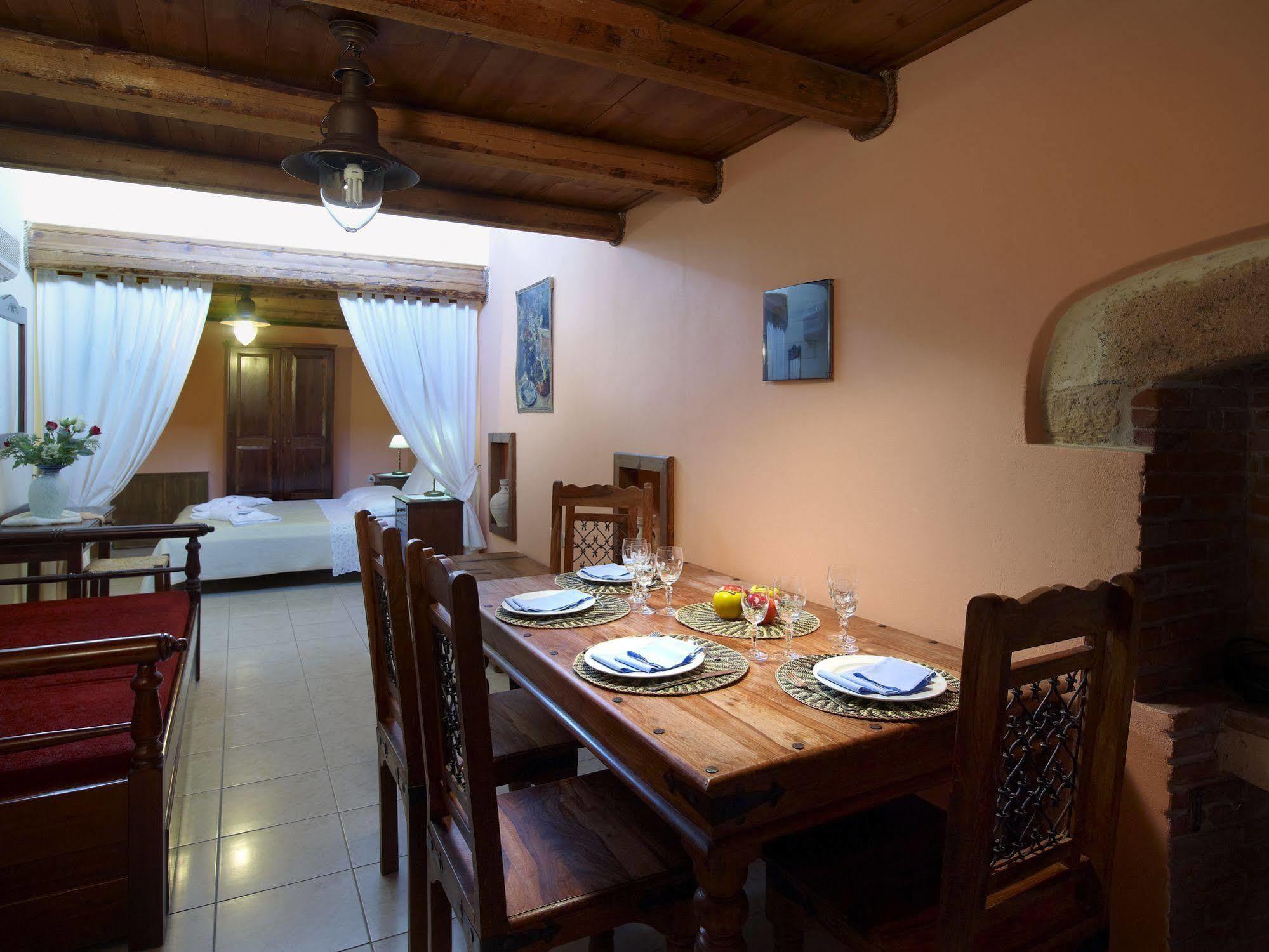 Petronikoli Traditional House