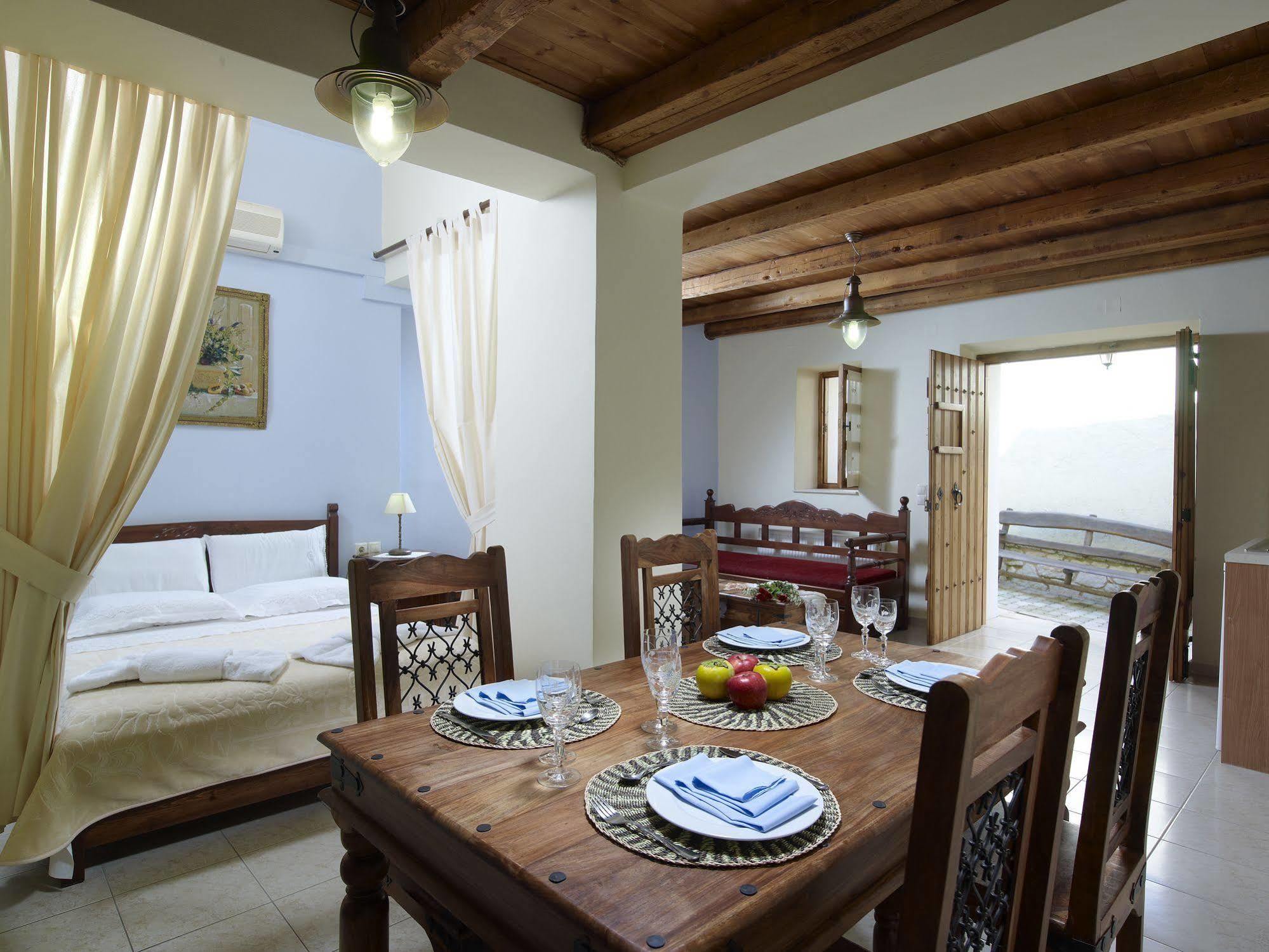 Petronikoli Traditional House Apartament